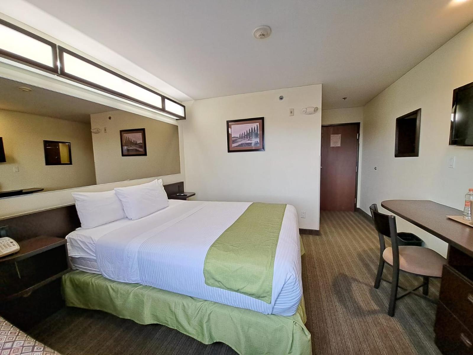 Microtel Inn And Suites By Wyndham Τολούκα Εξωτερικό φωτογραφία
